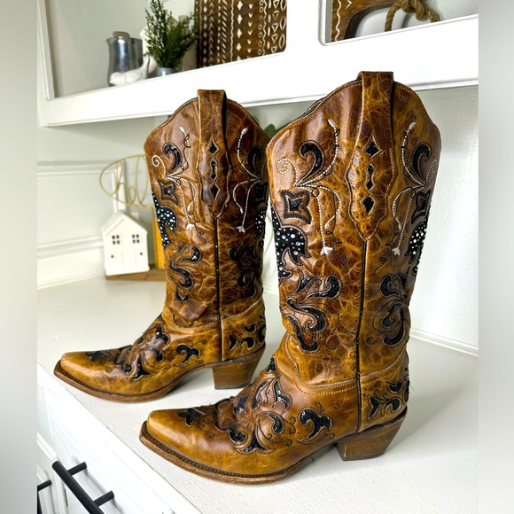 Corral Shoes - Corral Western Embroidered Inlay Leather Studded Leather Cowboy Boots - Size 8.5